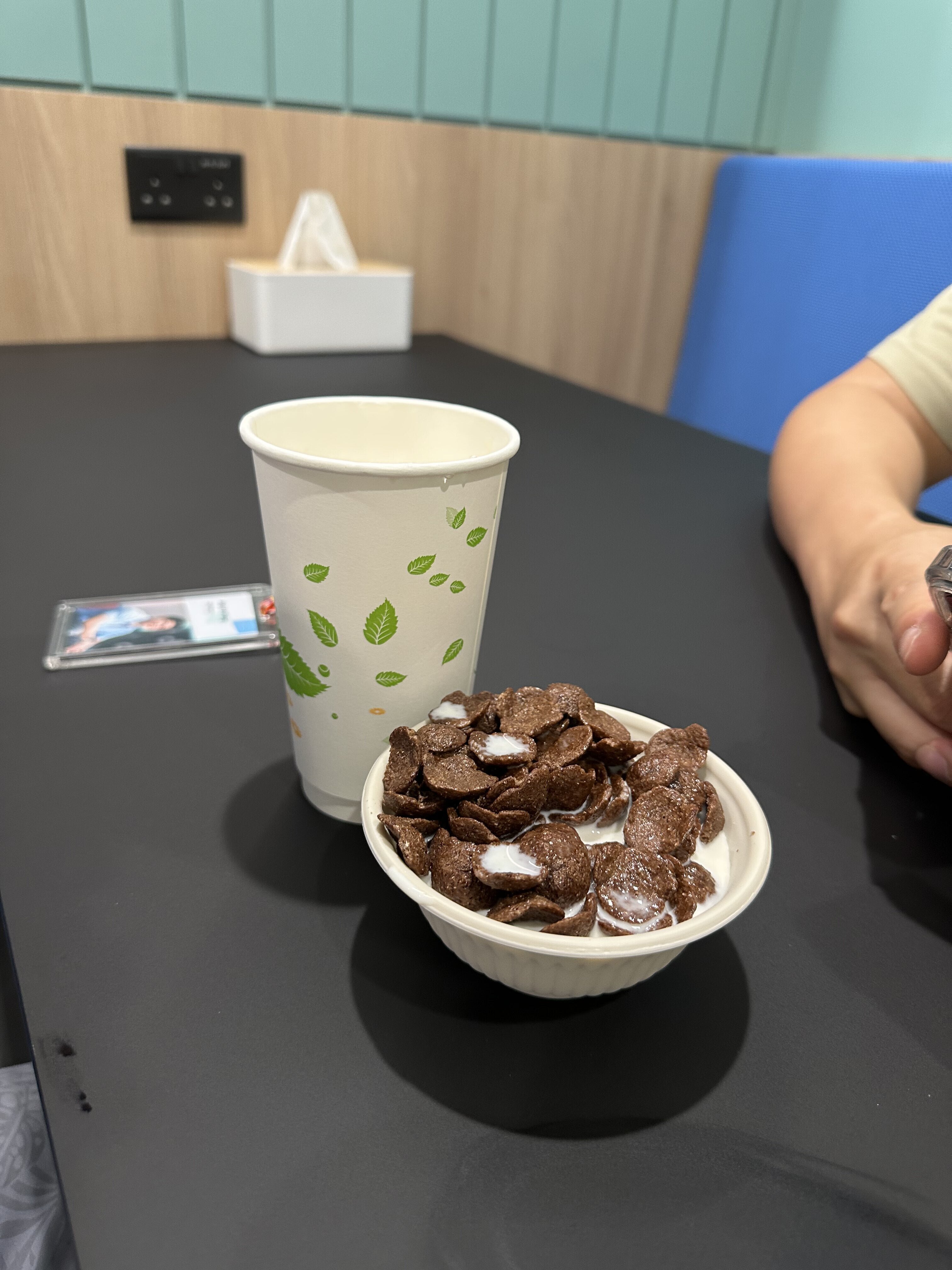 back to this breakfast combo i had everyday when i first joined bd, cept that they used to have better fruits …