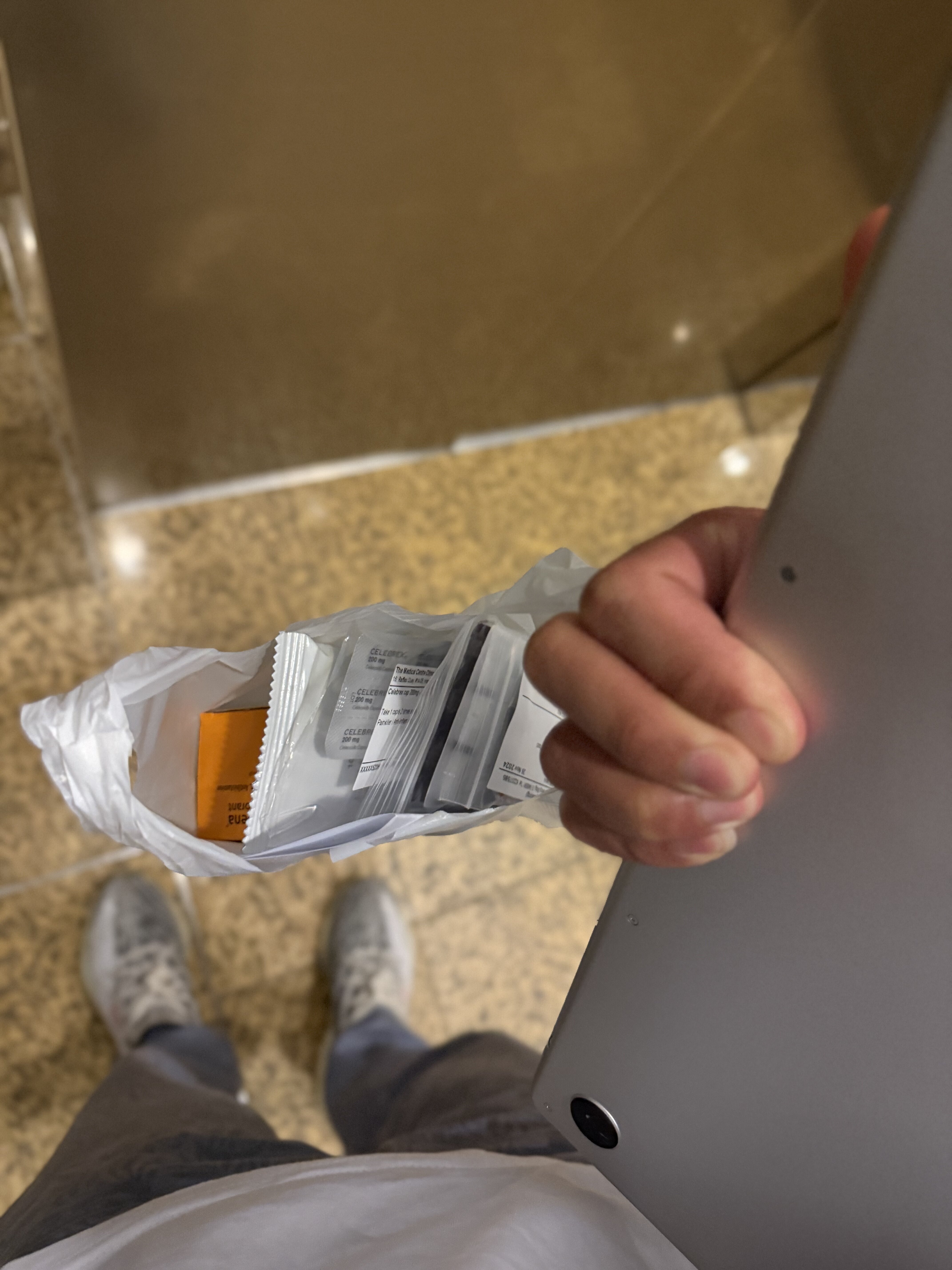 去看医生拿药 慢慢调理！