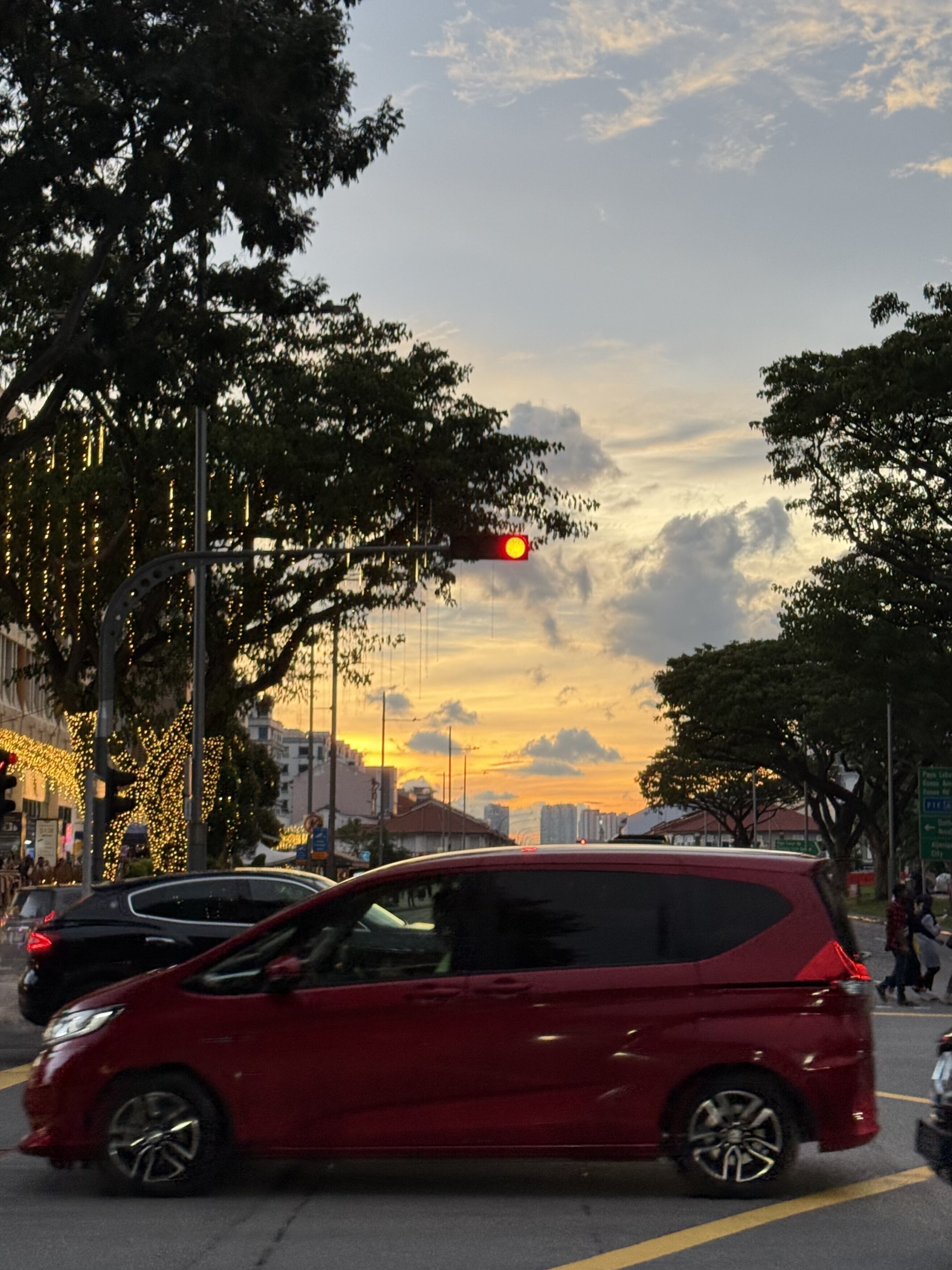 真的很爱这种色调的照片，感觉很平静。