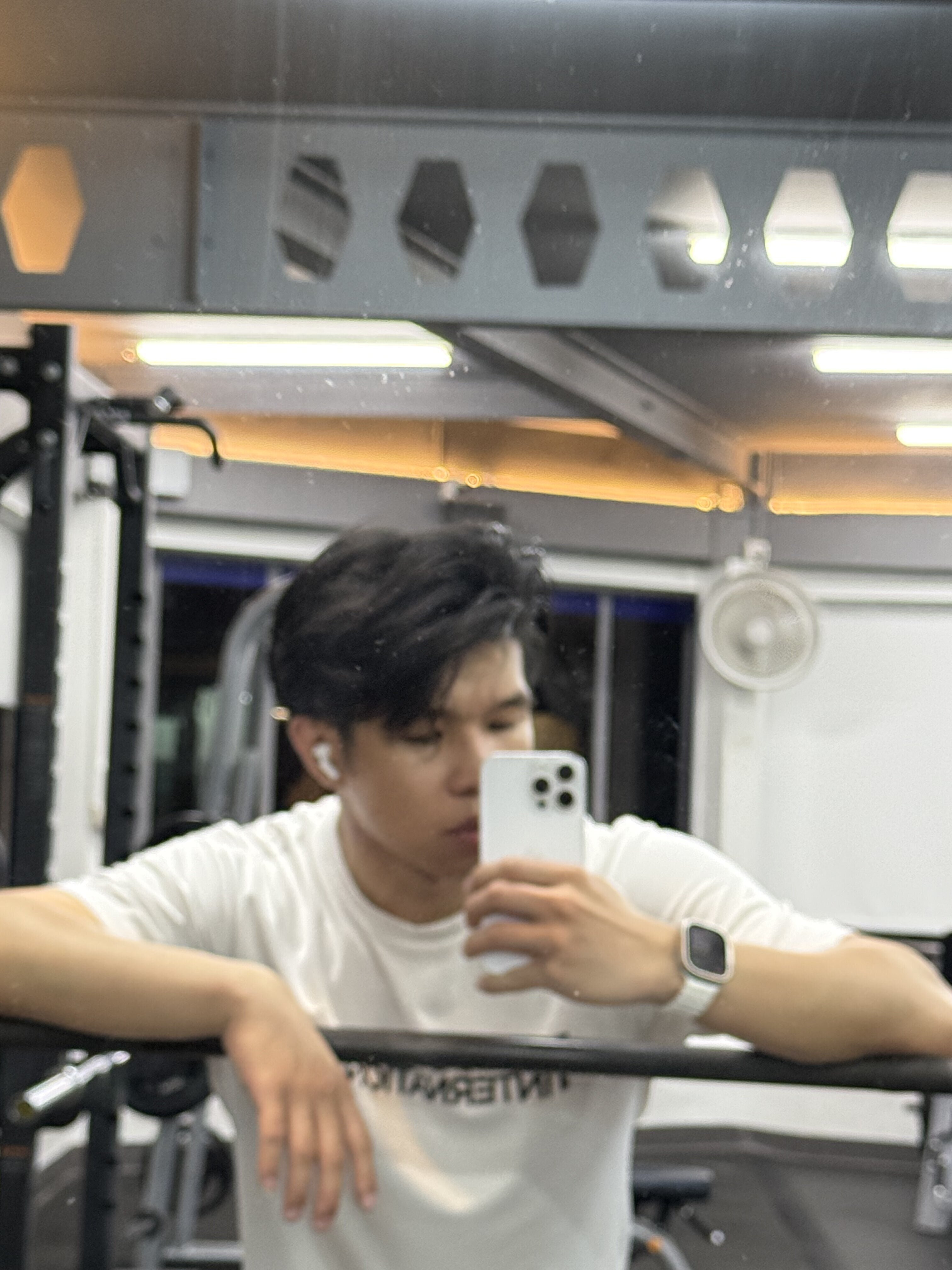 jumped around on stage but still powered through leg day… fml.