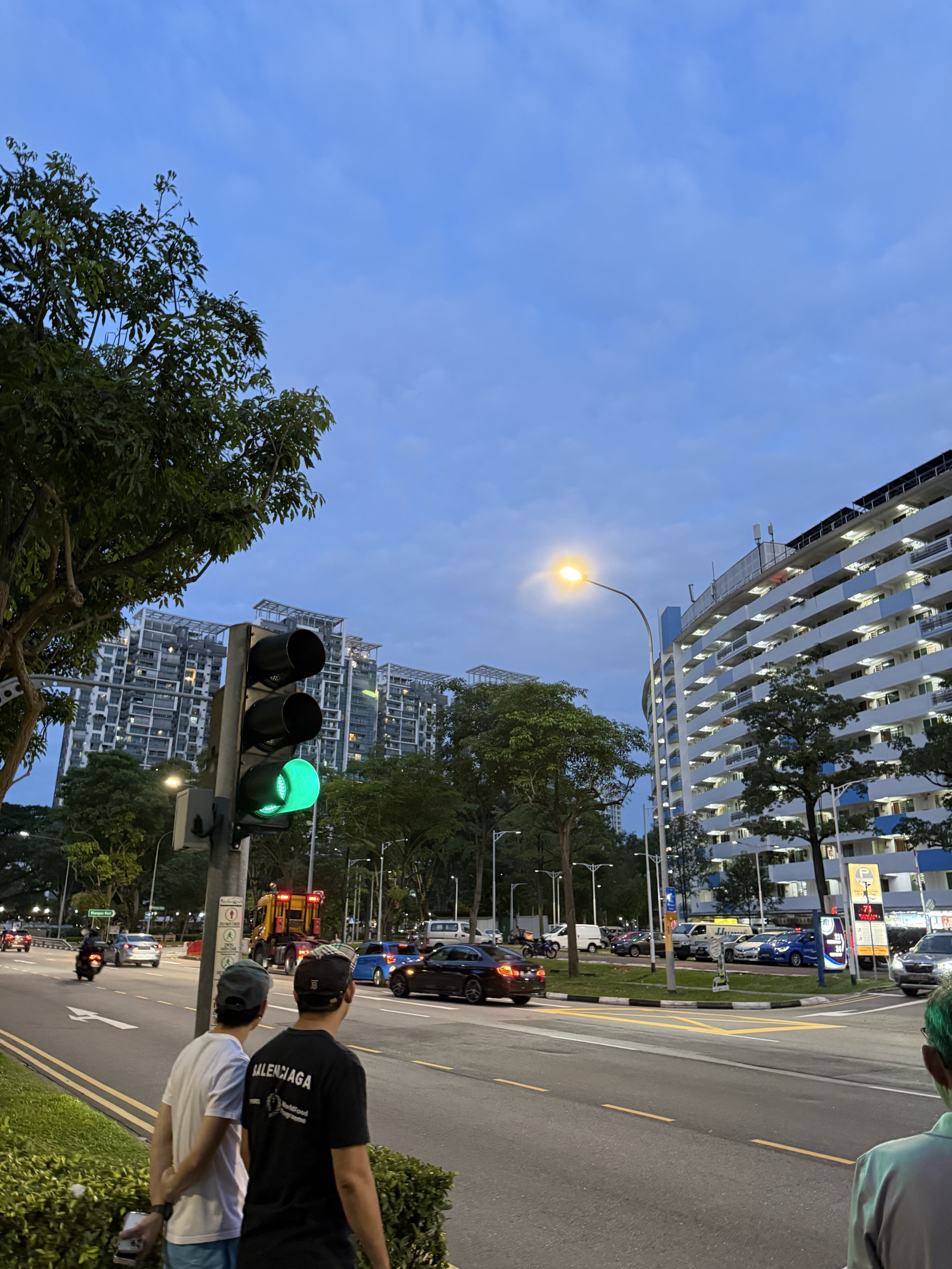 post-kfc, waited for traffic before heading home for the gym.