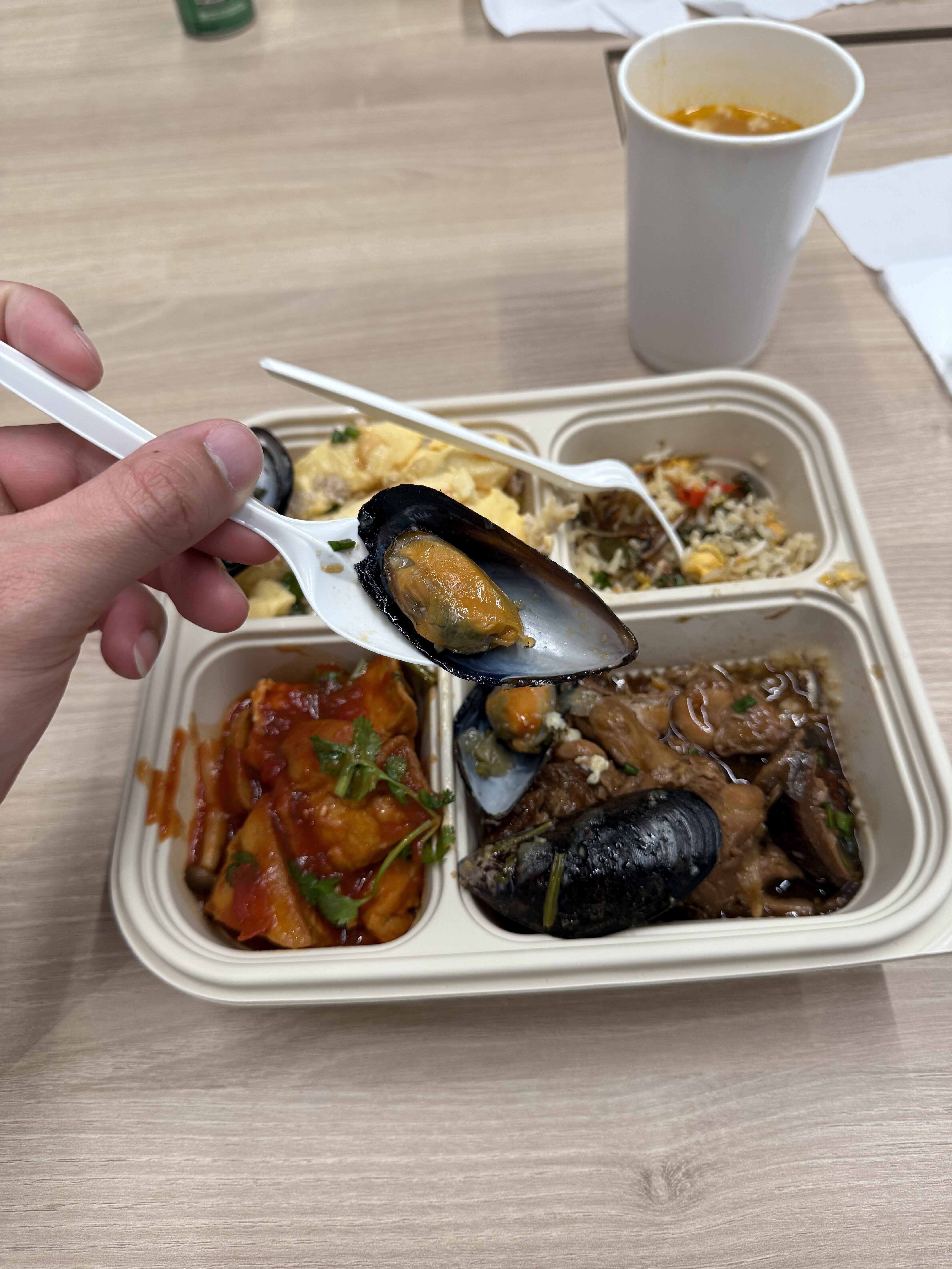 有 mussels 哦！今天真的好吃