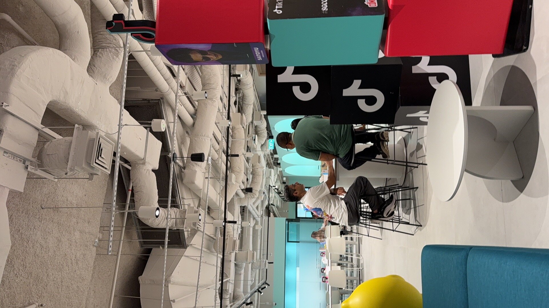 能在字节结识这么多优秀又各具特色的人，真的太幸运了。每天和他们交流，都能学到新东西，这种感觉，值了！🥺