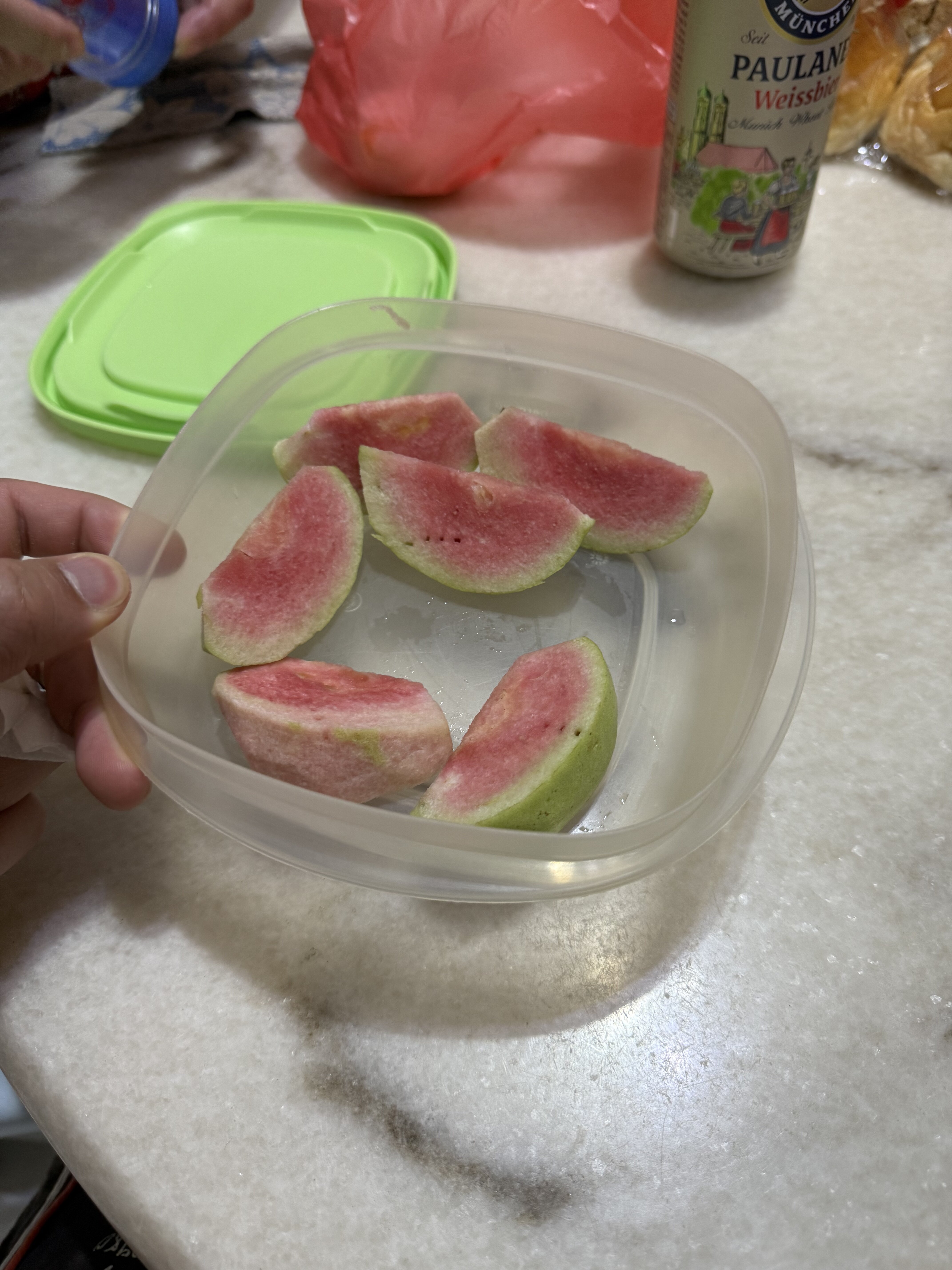 粉红色的拔子 (pink guava) - 听说卖的人说抗癌，爸爸才买 额