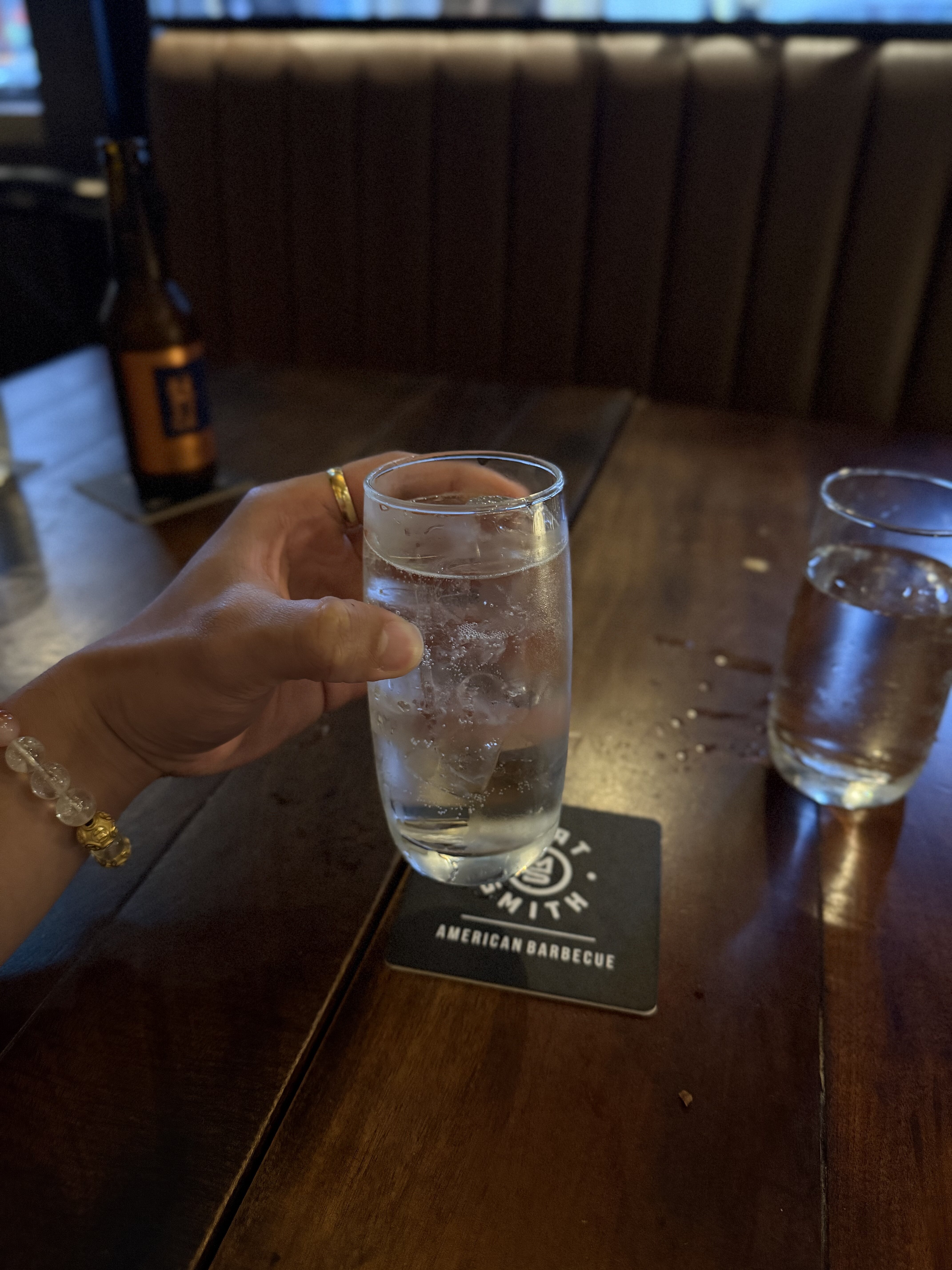 周一 和同事吃了个晚餐 + 小喝了一点