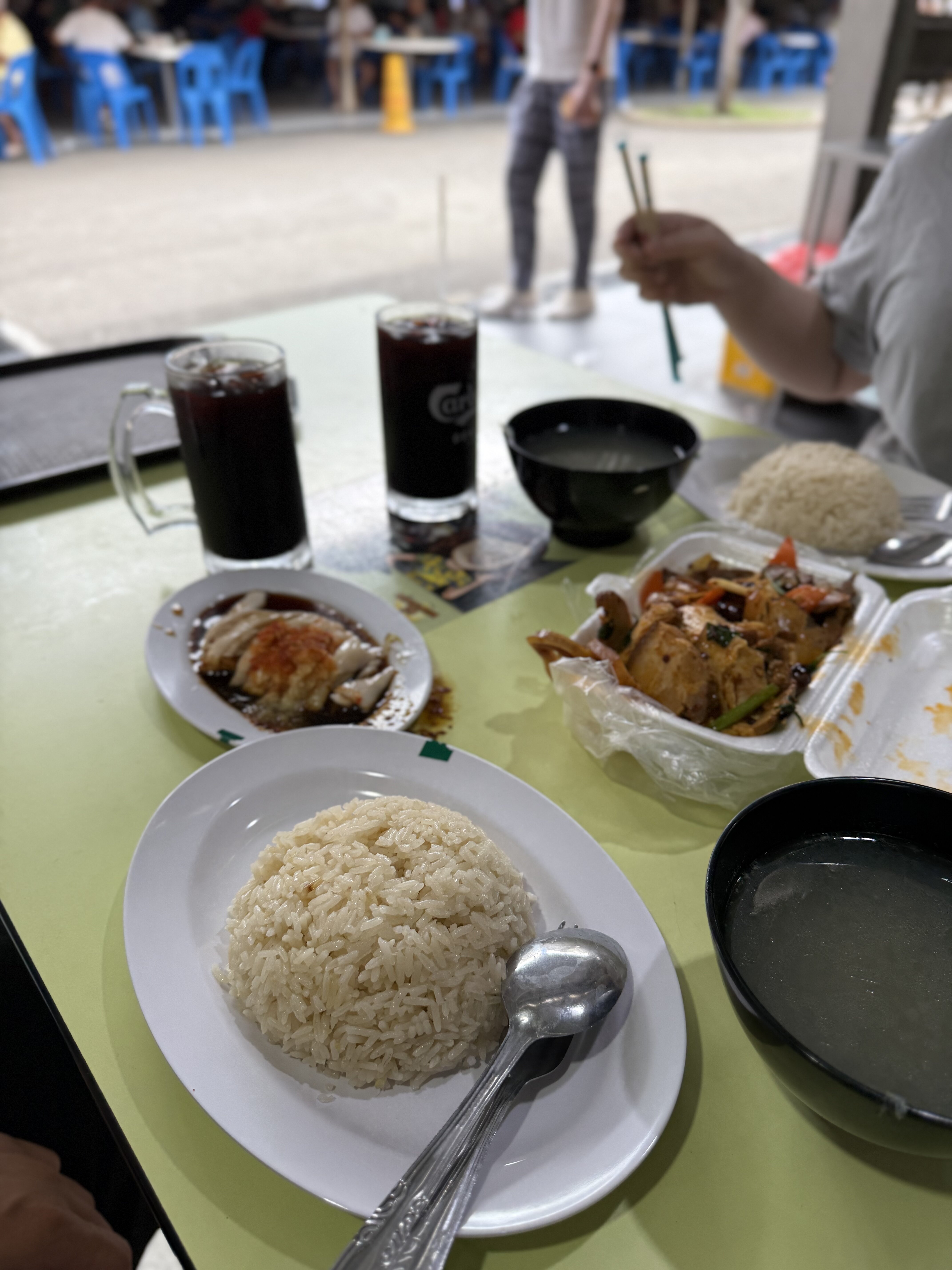 嗯 没错,又是他 - 老板已认识我。